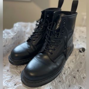 DR. MARTENS 1460 MONO LACE UP BOOTS smooth leather men’s